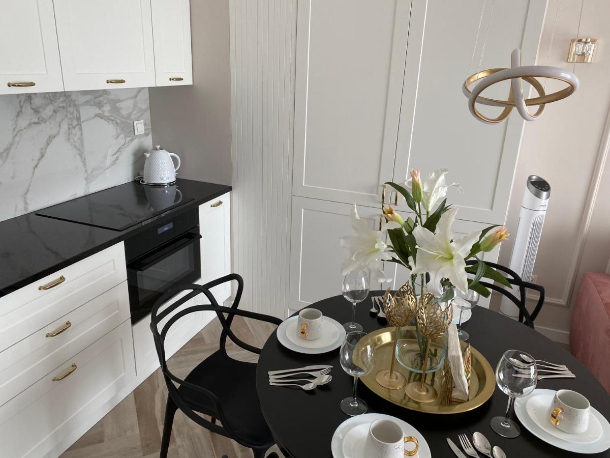 Old Town Apartment: New 2021 Build